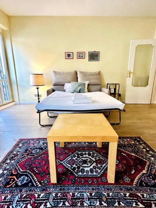 Appartement Hostme Piazza Di Spagna Apartament à Rome Extérieur photo